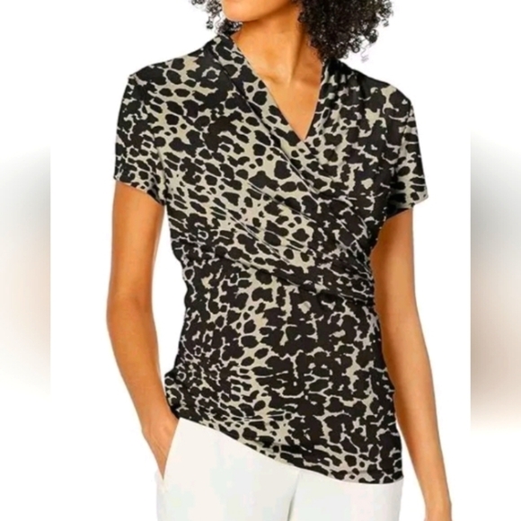 DKNY Ladies White & Black Animal Print Short Sleeve Wrap Blouse (Size Large) - Picture 1 of 8